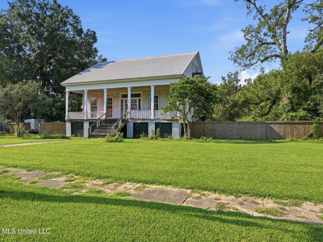 308 E Marion Avenue