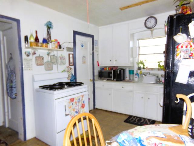 308 E South St, Weimar, TX 78962 | MLS #6501