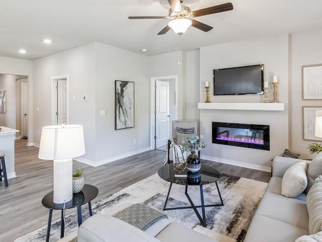 308 Kingfisher Court SW