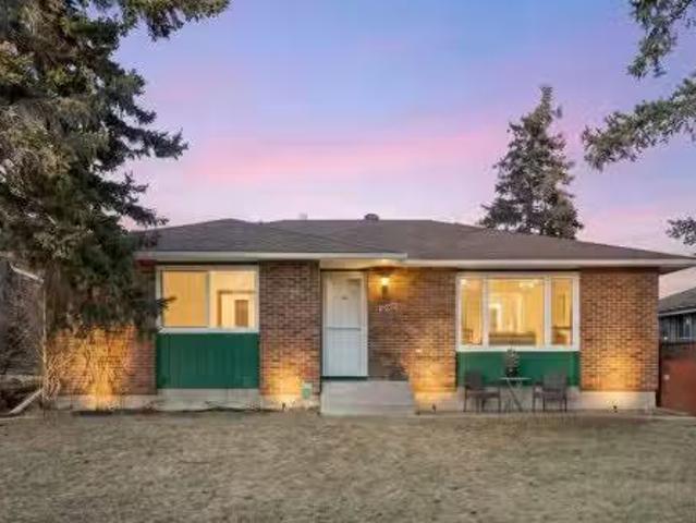 308 Hunterbrook Place Nw, Calgary, AB, T2K 4V8 house for sal.