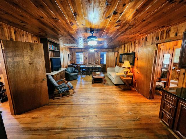 308 Sandcrest Dr