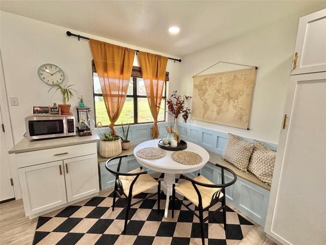 308 River Hills Dr