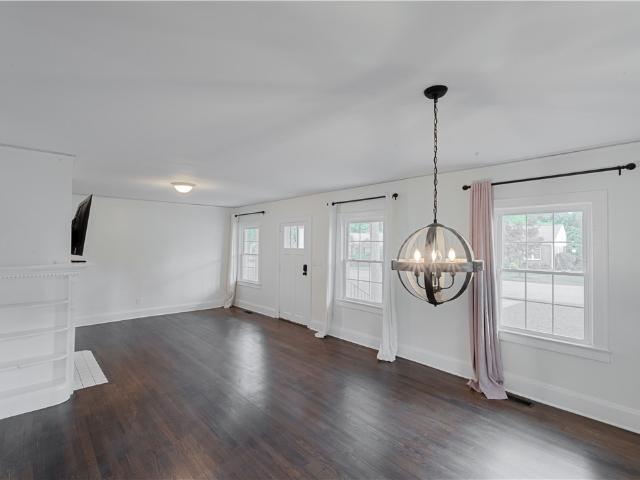 308 W Fredericks Street