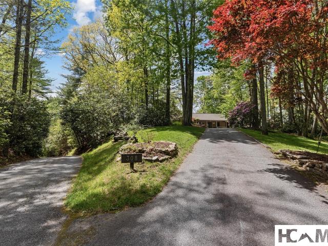 308 Woodsy Pine Trail