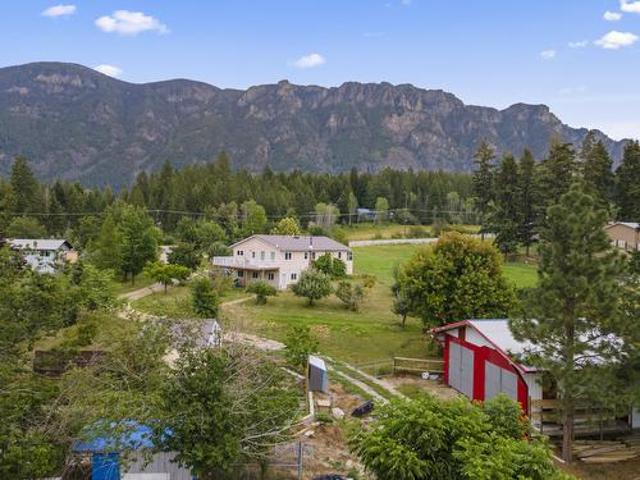 3095 Canyon Lister Road, Lister, BC, V0B 1C1 house for sale | Listing ID 10357 | Royal LePage