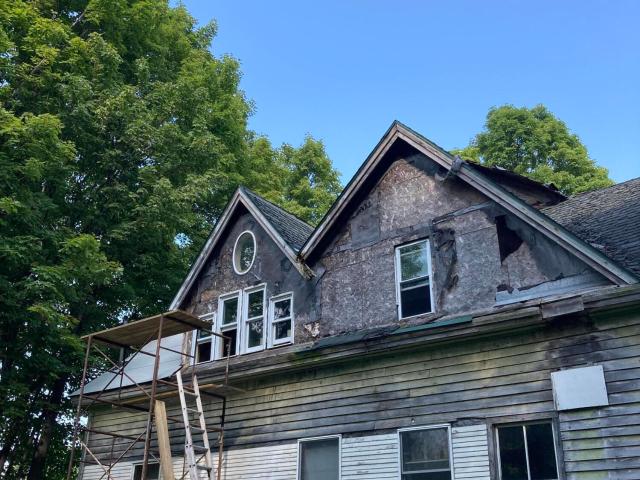 3098 Broad Street