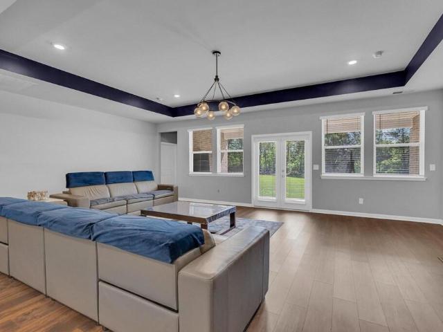 309 Greymoor Ln