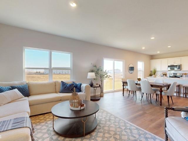 309 Kingfisher Court SW