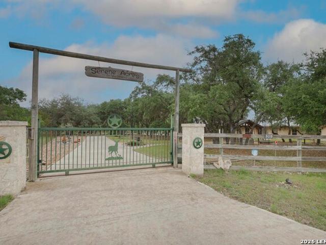 309 Lost Oaks Dr