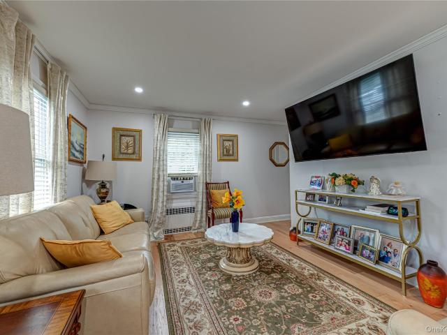 309 Laurel Road