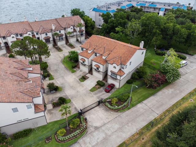 309 Lakeside Lane