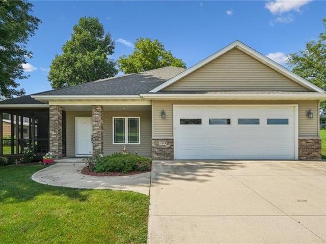 309 N Cherry St, Mechanicsville, IA 52306