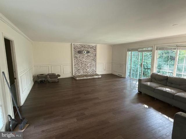 309 Tartan Green Court