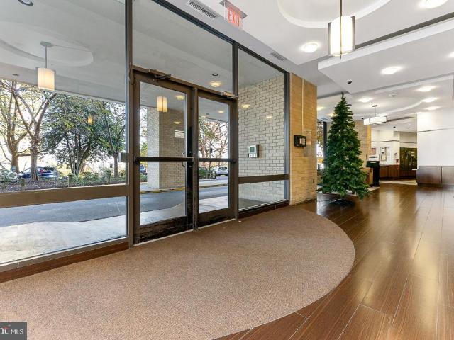 309 Yoakum Parkway # 1103