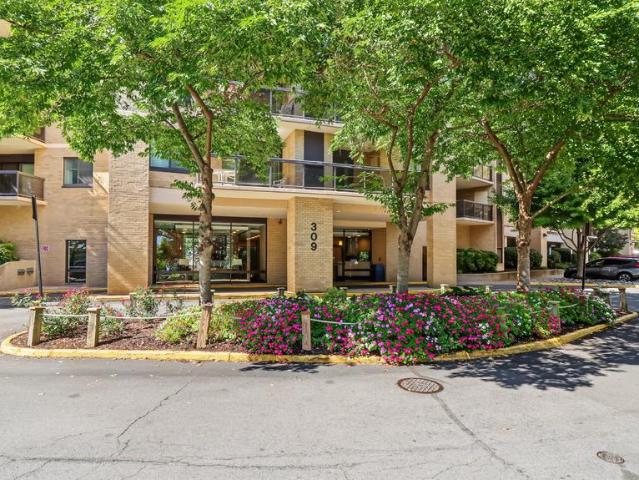 309 Yoakum Parkway # 1716