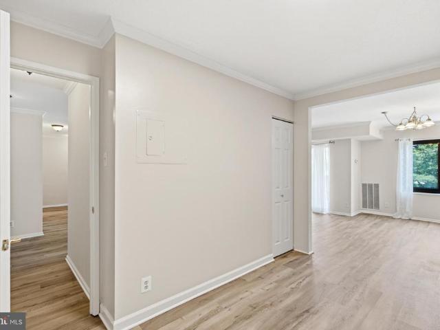 309 Yoakum Parkway # 406
