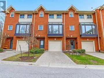 London, Ontario - Fireplace, Deck, Parking