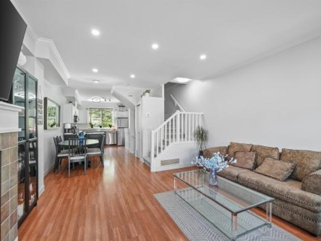 30 8383 Street, Surrey, BC, V4N 0W2 townhouse for sale | Listing ID R3178 | Royal LePage