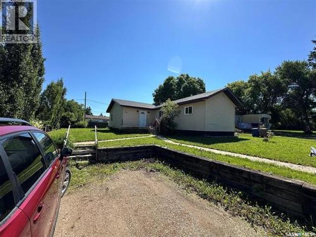 30 1St Street W, Birch Hills, SK, S0J 0G0 house for sale | Listing ID SK042299 | Royal LePage