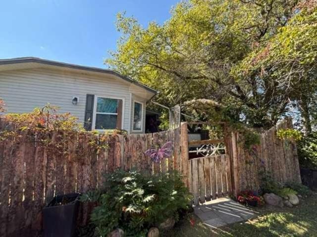 30 38 Range Road 283, Rural Red Deer County, AB, T4S 2B4 house for sale | Listing ID A2339 | Royal LePage