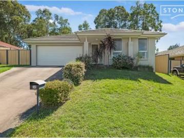 30 Tempranillo Street, Cessnock House for rent Listed by Nico.