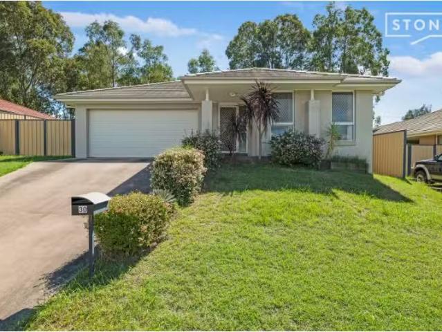 30 Tempranillo Street, Cessnock House for rent Listed by Nico.