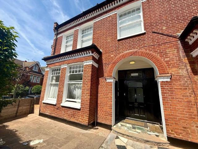 30 Terrapin Road, London SW17, 2 bed maisonette to rent, £2,250 pcm | PrimeLocation