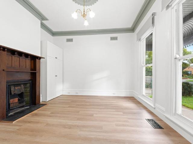 30 Vanberg Road, Essendon VIC 3040