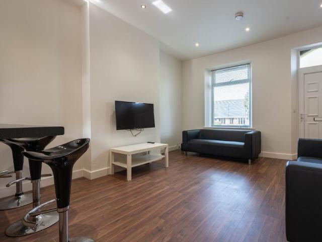 30 Victoria Street, Huddersfield, HD5