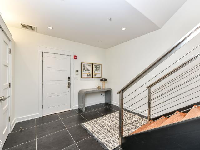 30 W Main St, Unit B, Carmel, IN 46032 | MLS #22091