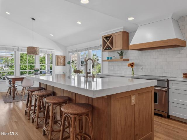 30 W Greensboro Street
