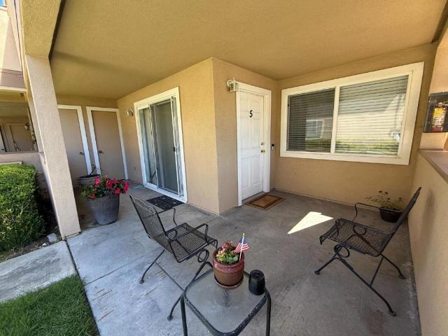 30 W San Joaquin Street 5