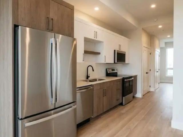 30 Waterloo St. — Front, Interior