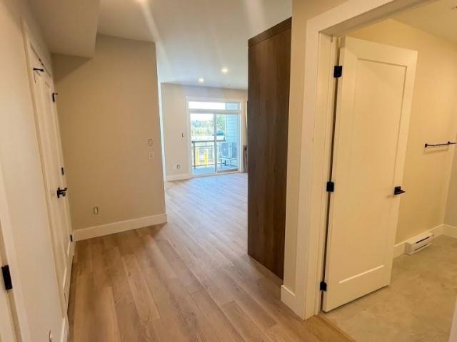 30 Waterloo St. Studio Apartment for Rent
