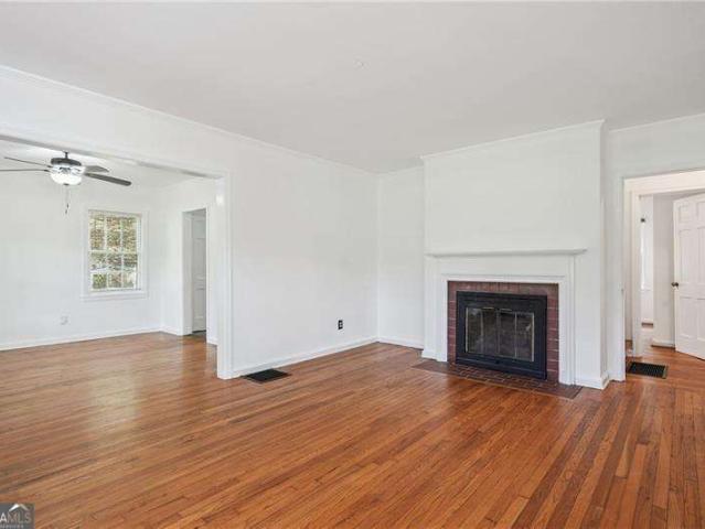 30 Woodlawn Avenue