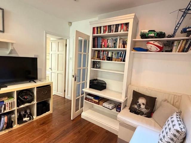 30 Altenburg Gardens, London, London SW11, 1 bed flat to rent, £2,475 pcm | PrimeLocation