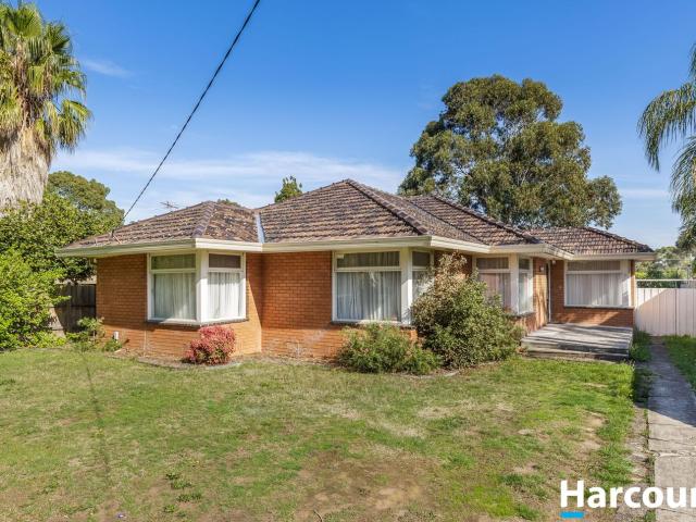 30 Arnold Drive, SCORESBY, VIC 3179