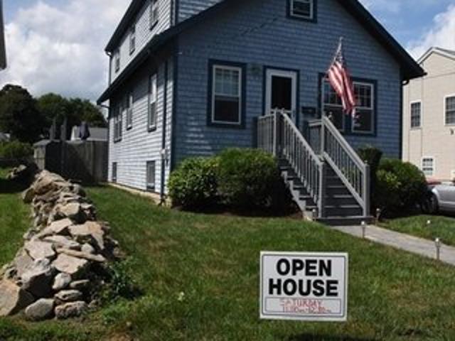 30 Atlas St, Fairhaven, MA 02719
