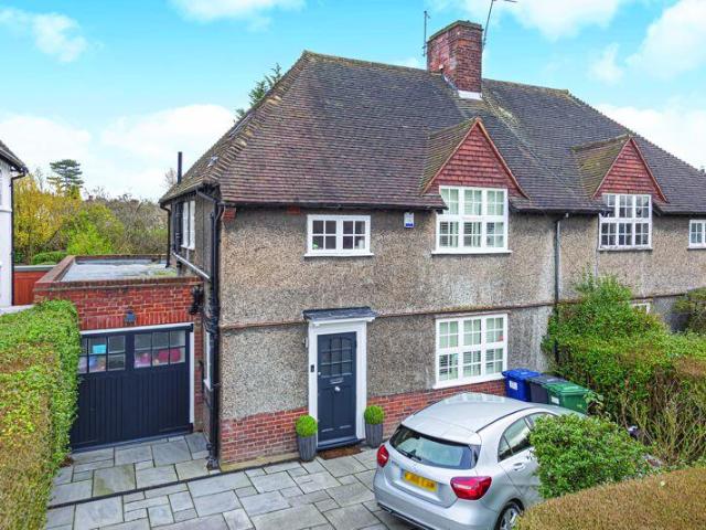 30 Brookland Rise, London, NW11 6DS, United Kingdom | 4 bed duplex for rent #139544663 | Rentberry