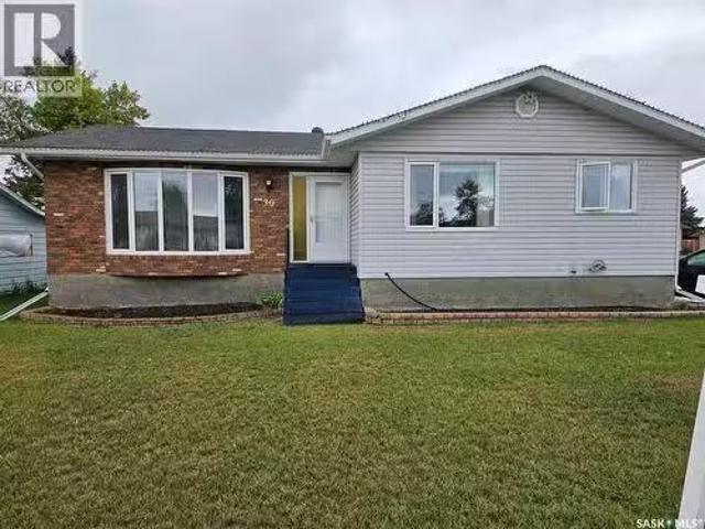 30 Centennial Crescent, Melville, SK, None house for sale L.