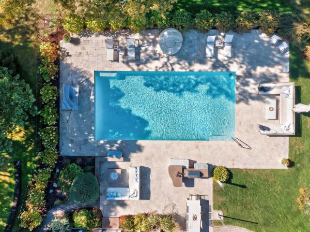 30 Chestnut Dr
