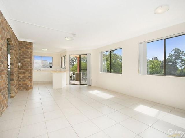 30 Cougal Street, Southport