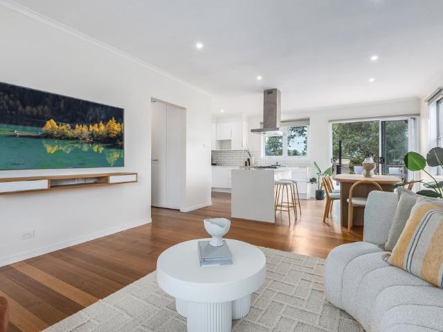 30 Coxon Parade, North Geelong, VIC, 3215