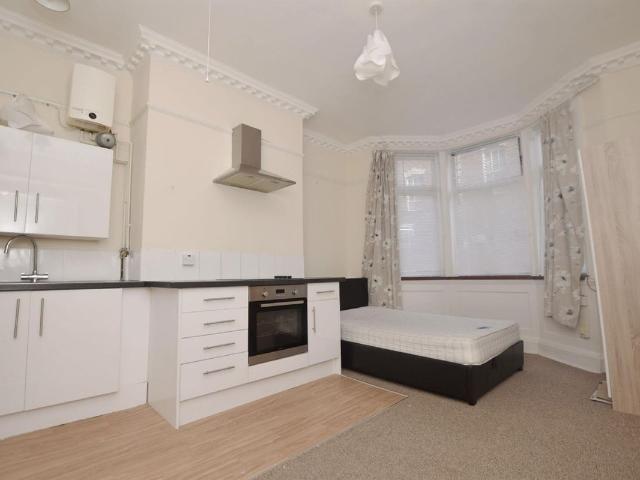 30 Cumberland Street, Bristol BS2, Studio to rent, £1,100 pcm | PrimeLocation