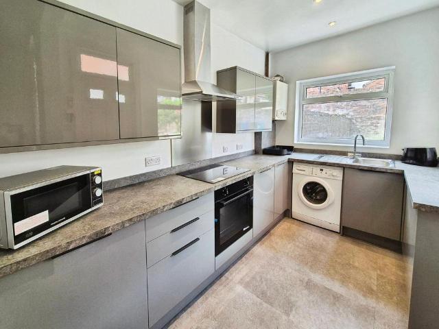 30 Denham Road, Ecclesall 3 bed house share to rent £477 pcm £110 pw