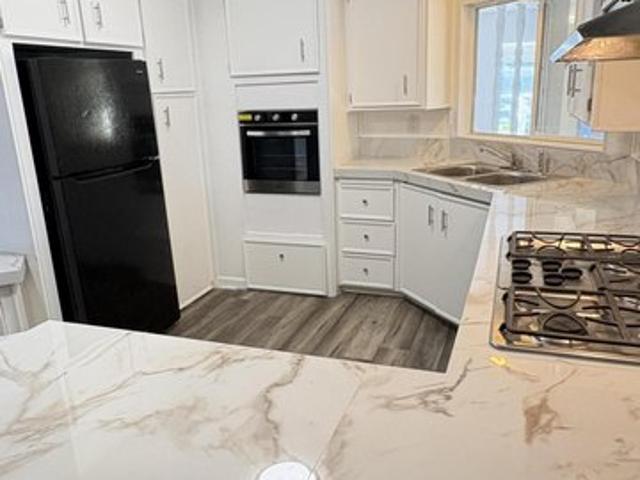 30 Diamond E Dr, Palm Desert, CA 92260
