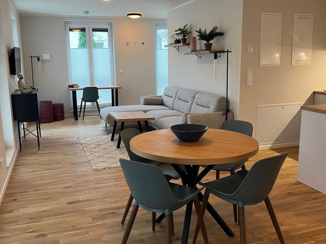 30% Discount in December 2025: Stylish Apartment with Balcony and Park Views – Live Elegantly by Sanssouci Palace, Potsdam Amsterdam Apartments for Rent
