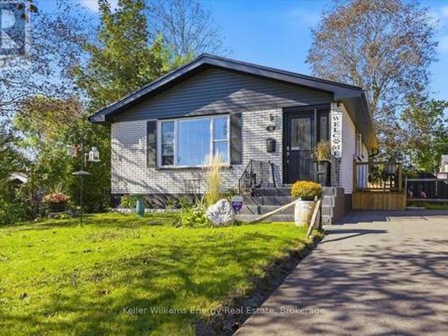 30 Dominion Drive, Kawartha Lakes Lindsay, ON, K9V 1H7 house for sale | Listing ID X13834 | Royal LePage