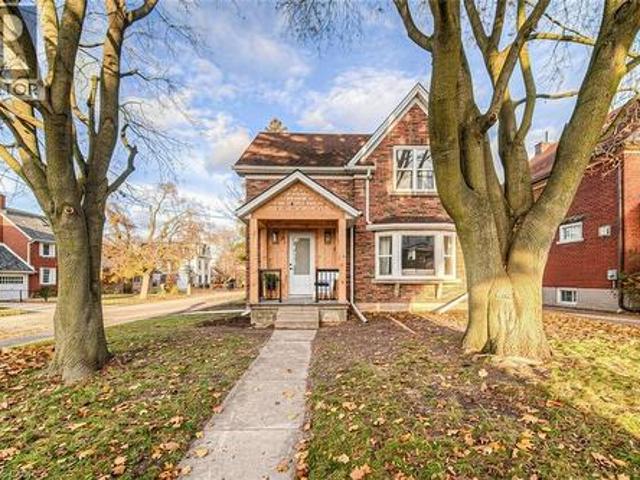 30 Dunbar Road S, Waterloo, ON, N2L 2E3 house for sale | Listing ID 40863 | Royal LePage