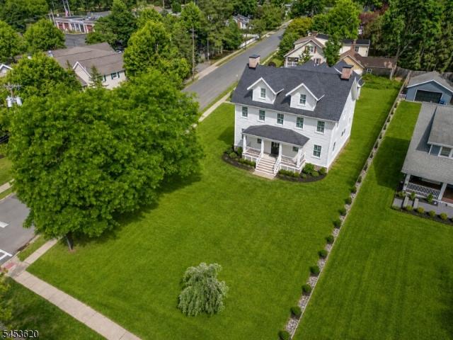 30 E Main St
